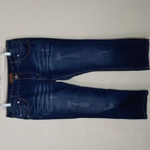Crest Junior's Size 15/16 Distressed, Whiskered Dirty Denim Capris